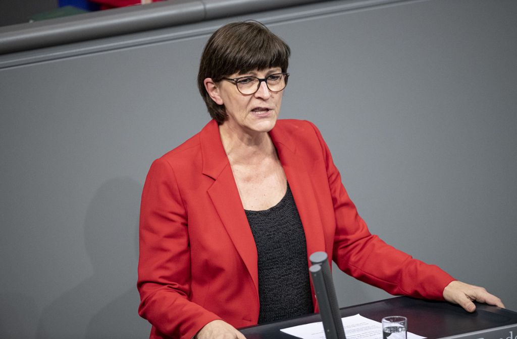 Die SPD-Vorsitzende Saskia Esken bei einer Rede im Bundestag Foto: dpa/Fabian Sommer