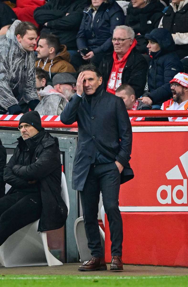 Dabei blieb es dann auch: Trainer Bruno Labbadia steckt mit dem VfB im Tabellenkeller fest.