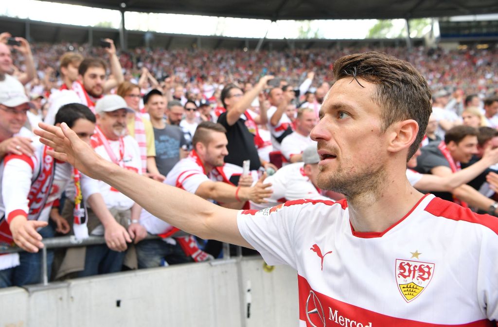 Christian Gentner vom VfB Stuttgart hat sich auf den sozialen Kanälen zur schweren Verletzung geäußert.