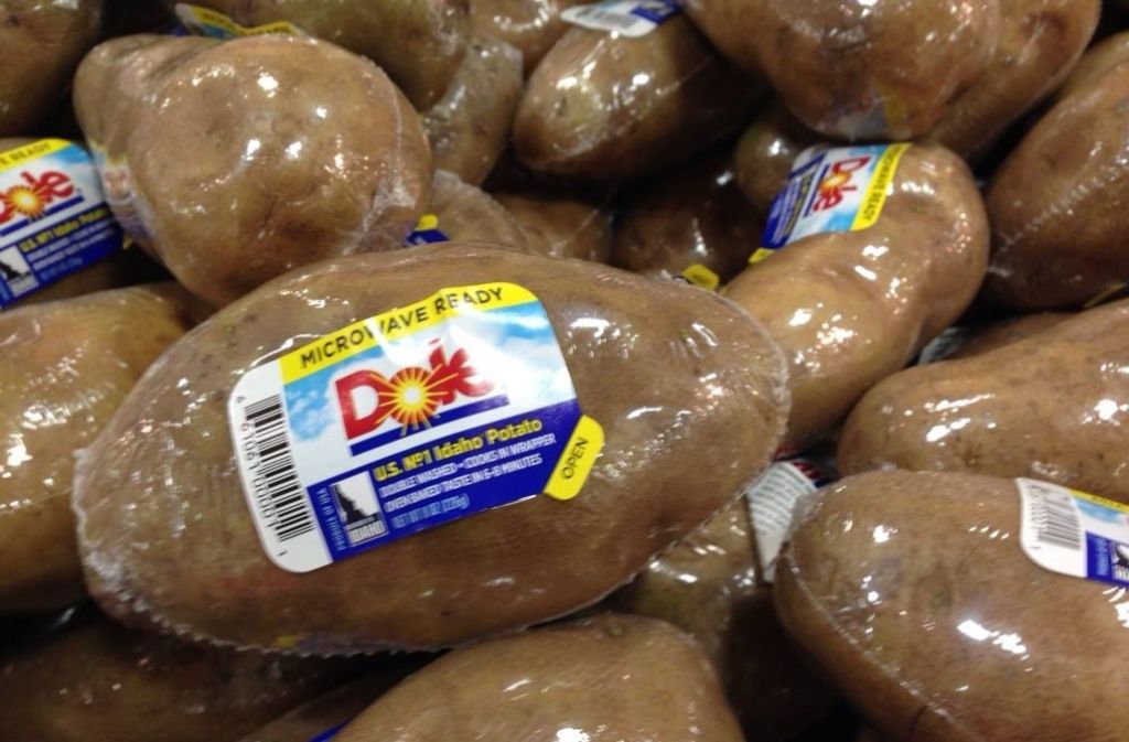 Mit 35 Prozent haben Verpackungen den größten Anteil am Kunststoffverbrauch (BUND). Diese Kartoffeln gehören auch dazu.