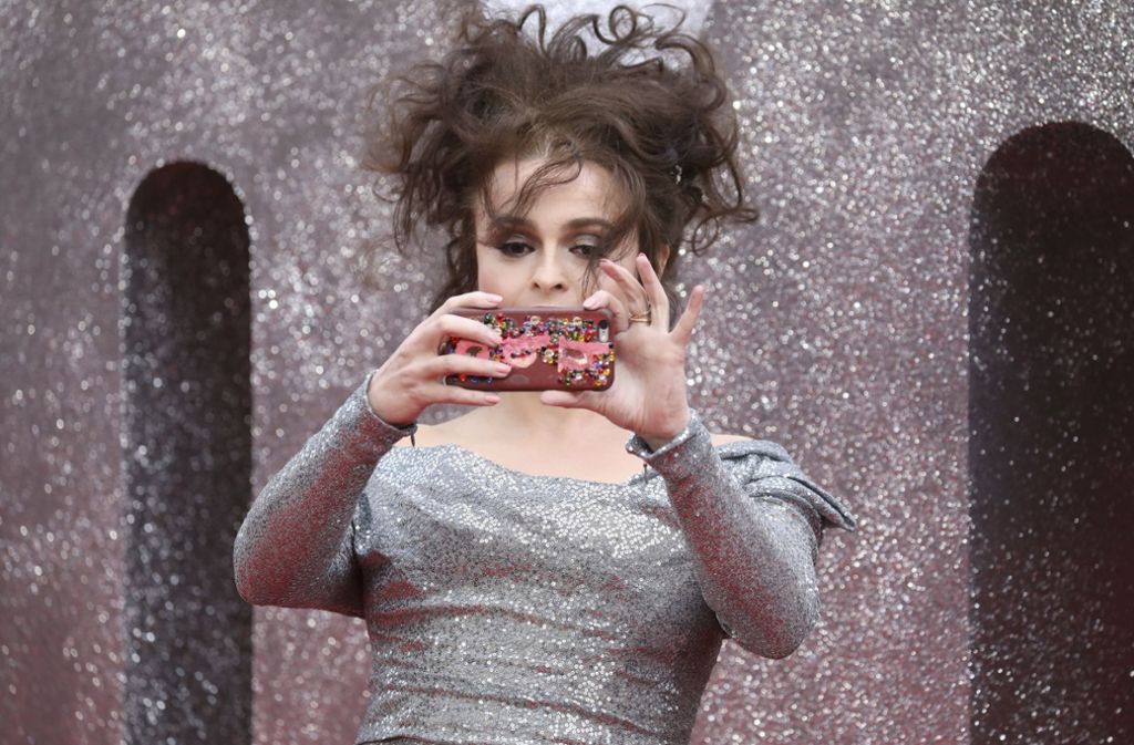 Helena Bonham Carter erschien mit gewohnt exzentrischem Haarstyling auf der Londoner Premiere von „Ocean’s 8“.