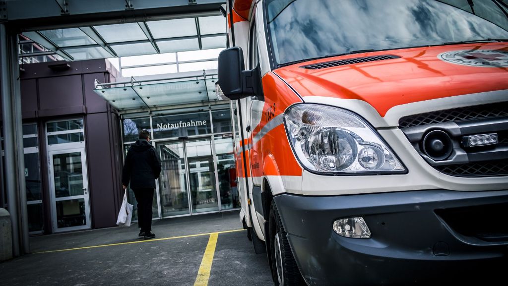 Filderstadt im Kreis Esslingen: Fahranfänger verursacht mit Mercedes AMG schweren Unfall