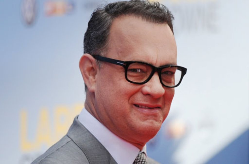 Tom Hanks greift aufs Alter immer öfter zur Brille.
