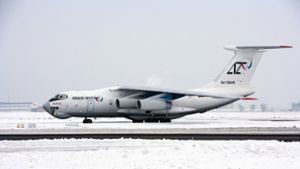 Flugzeug mit 65 ukrainischen Kriegsgefangenen an Bord abgestürzt