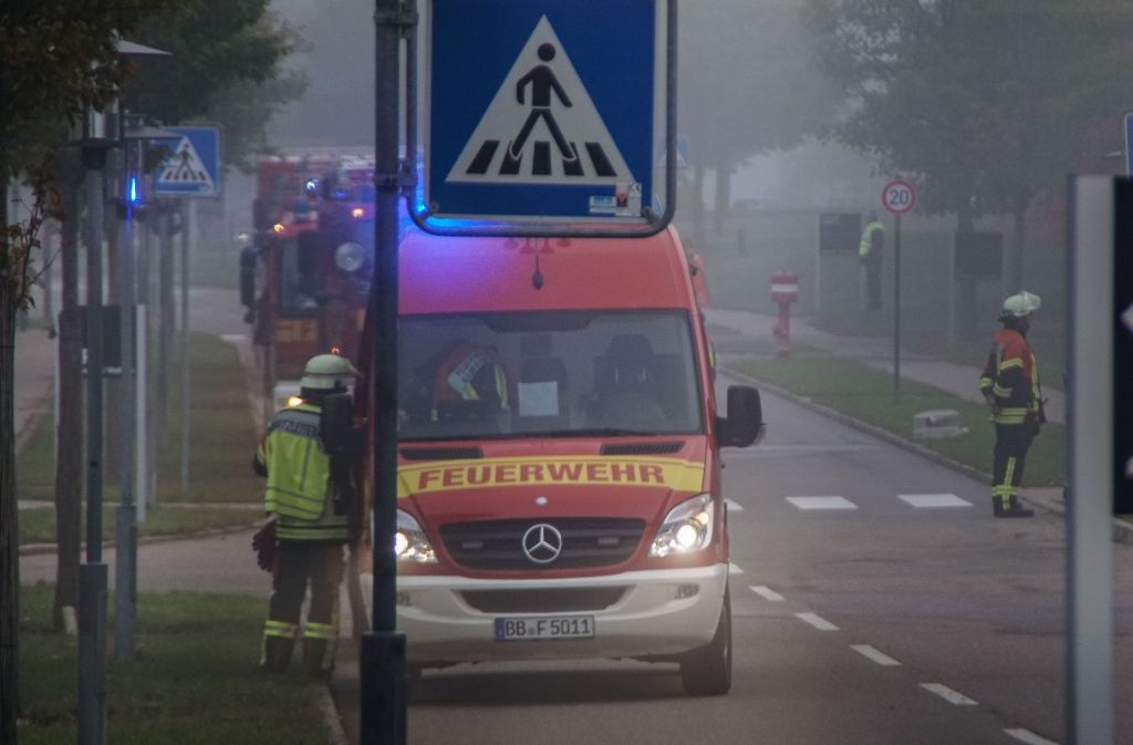 Die Feuerwehr rückt zu einem Brand in Ehningen aus.
