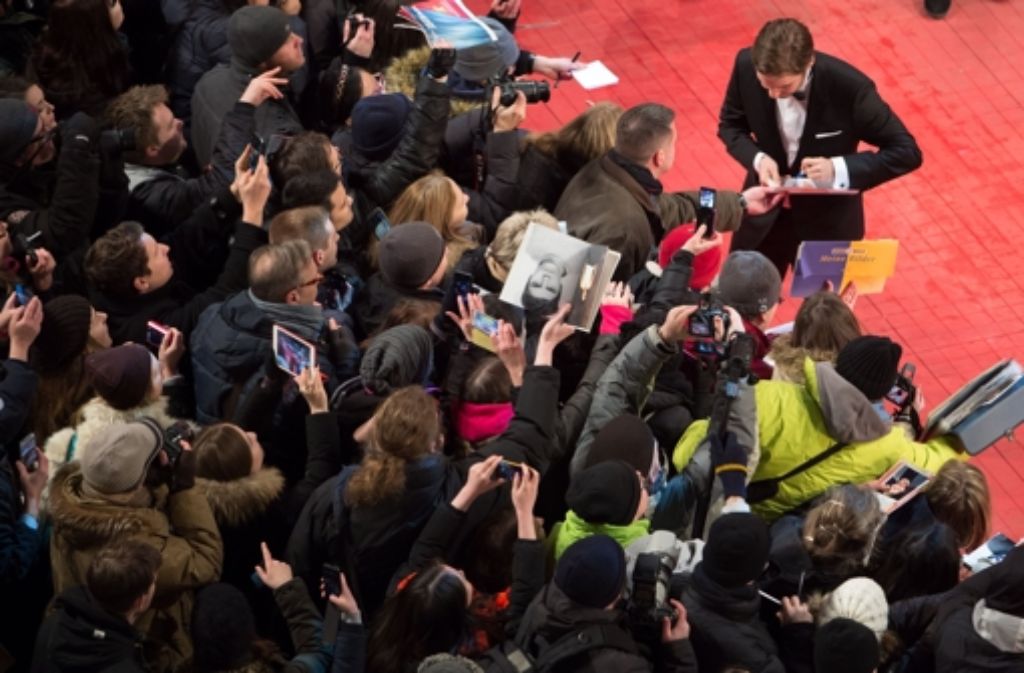 Am roten Teppich drängten sich die Fans, um Autogramme zu erhaschen.