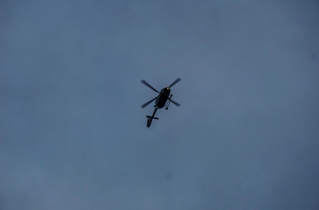 Auch ein Helikopter war im Einsatz.