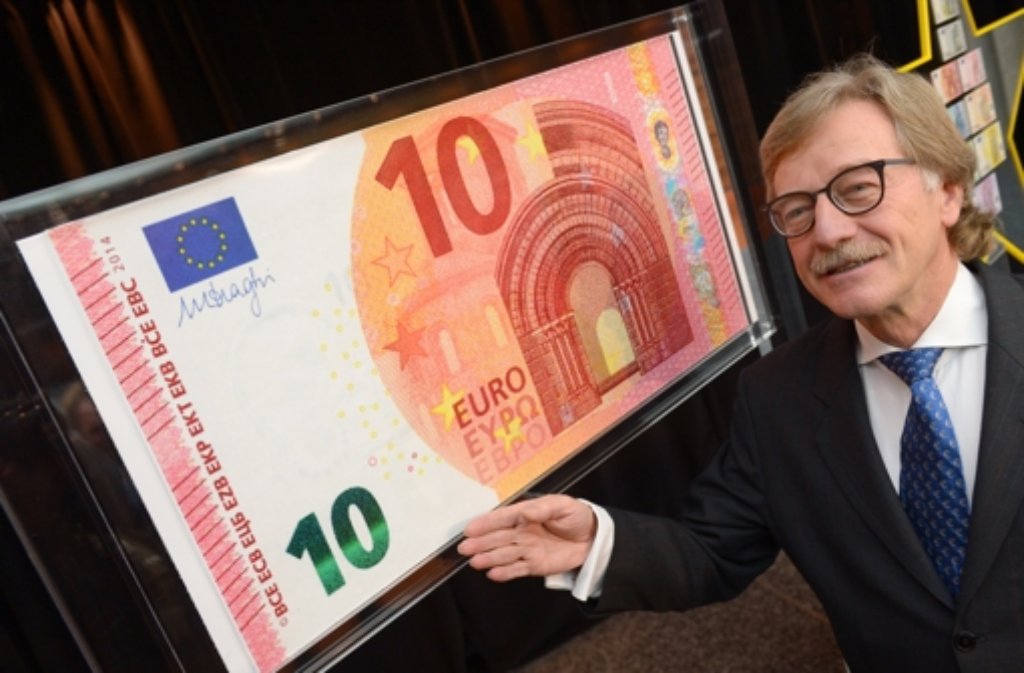 So sieht er aus, der neue Zehn-Euro-Schein - rechts Yves Mersch, Mitglied im Direktorium der Europäischen Zentralbank (EZB). Klicken Sie sich durch die Bilder.