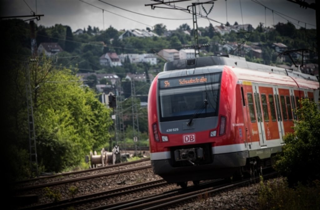 Am Montagmorgen geriet der Fahrplan der S-Bahn in Stuttgart wegen einer Störung durcheinander (Symbolbild). Foto: Lichtgut/Zweygarth