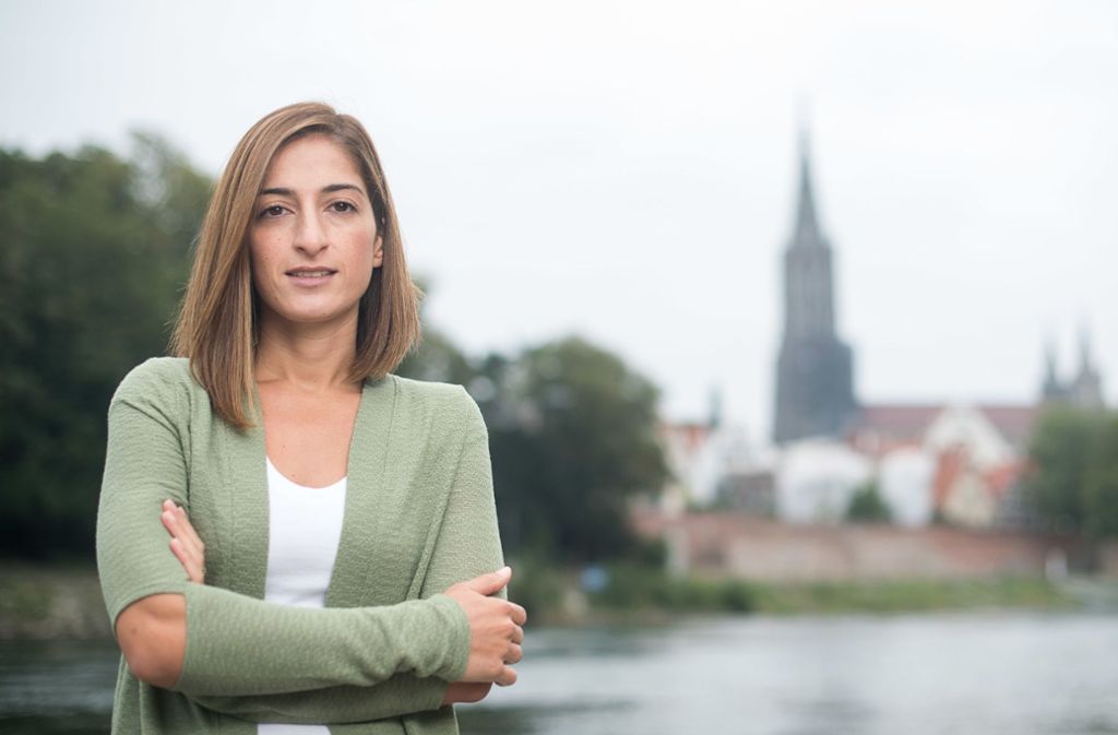 Mesale Tolu, die kurdischstämmige deutschen Journalistin kehrte am am 5. Oktober 2018 nach monatelanger Haft aus der Türkei zurück.