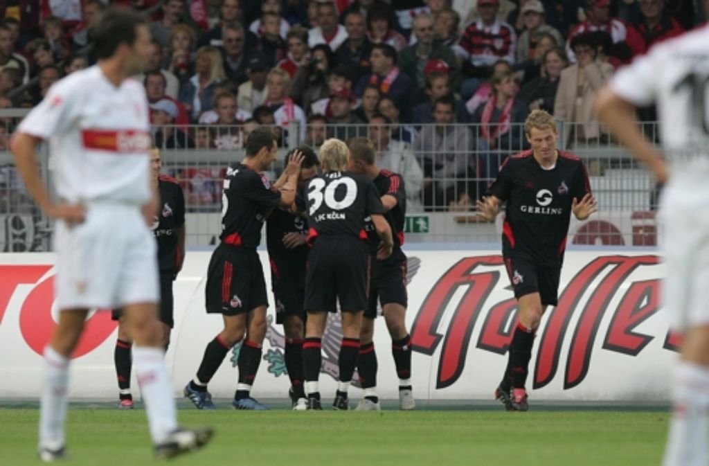In der Saison 2005/06 ging die Heimpremiere des VfB Stuttgart am 14. August 2005 gehörig in die Hose. Am zweiten Spieltag verloren die Schwaben gegen den 1. FC Köln mit 2:3. Nach 55 Minuten stand es bereits 0:3.