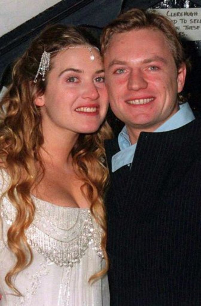 Das Paar heiratet 1998, ...