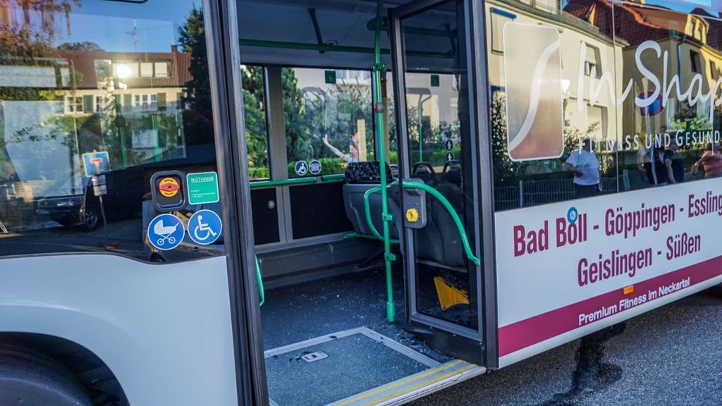 Esslingen: Drei Verletzte bei Unfall mit Linienbus