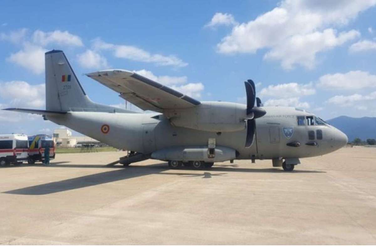 Die Alenia C-27J Spartan ist ein militärischer Mehrzwecktransporter. Das in Italien hergestellte Flugzeug besitzt keine Bewaffnung und erreicht eine Dienstgipfelhöhe von ca. 9144 Metern.