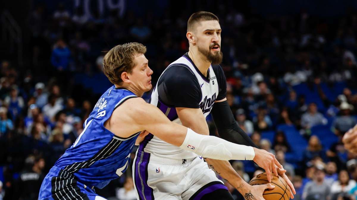 Basketball: NBA: Wagner-Brüder unterliegen Sacramento knapp