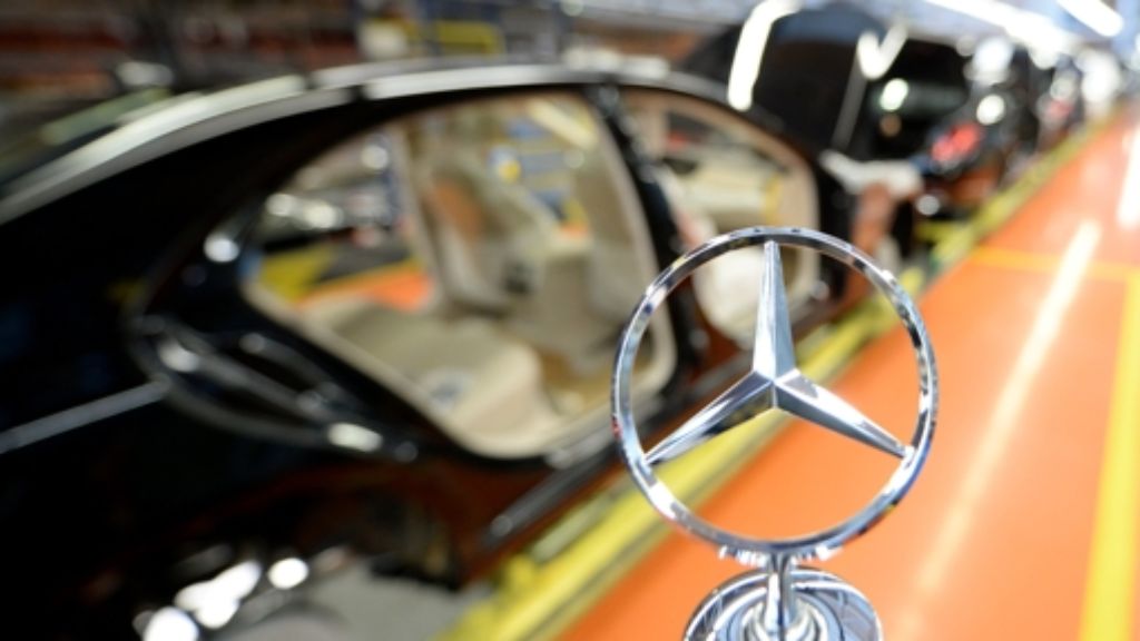Autobauer Daimler : Mehr Autohäuser sollen verkauft werden