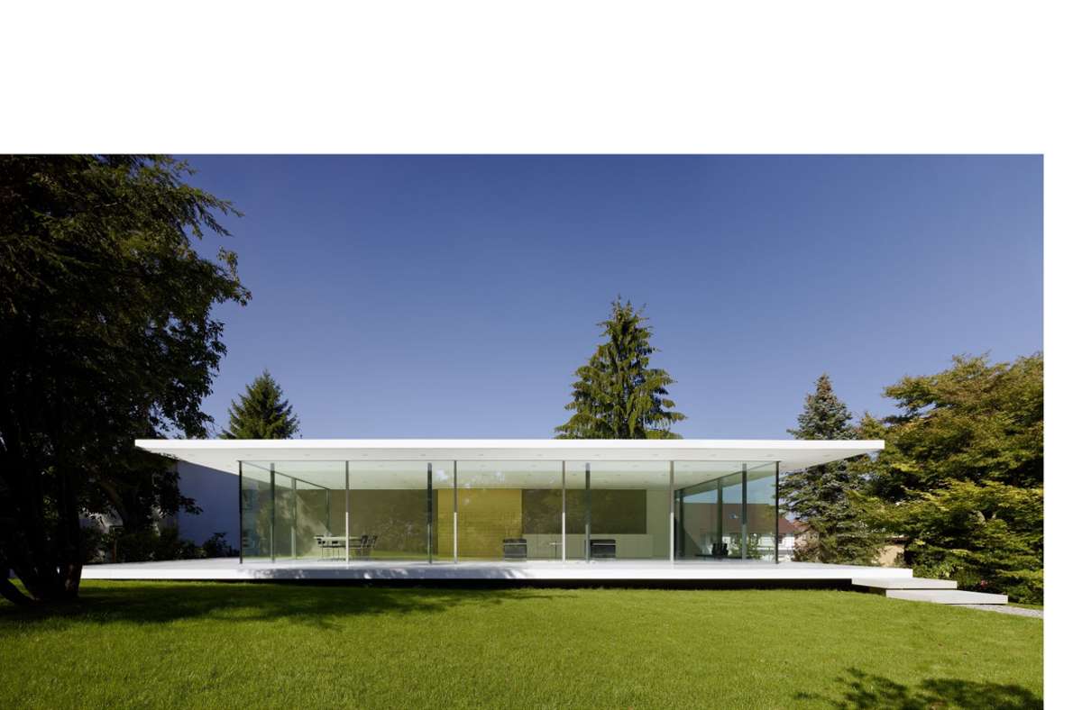 Werner Sobek entwarf auch für andere Bauherren ein gläsernes Zuhause. Das Einfamilienhaus D10 in der Nähe von Ulm erhielt 2013 eine Nominierung für den DAM-Preis für Architektur in Deutschland. Die Jury . . .