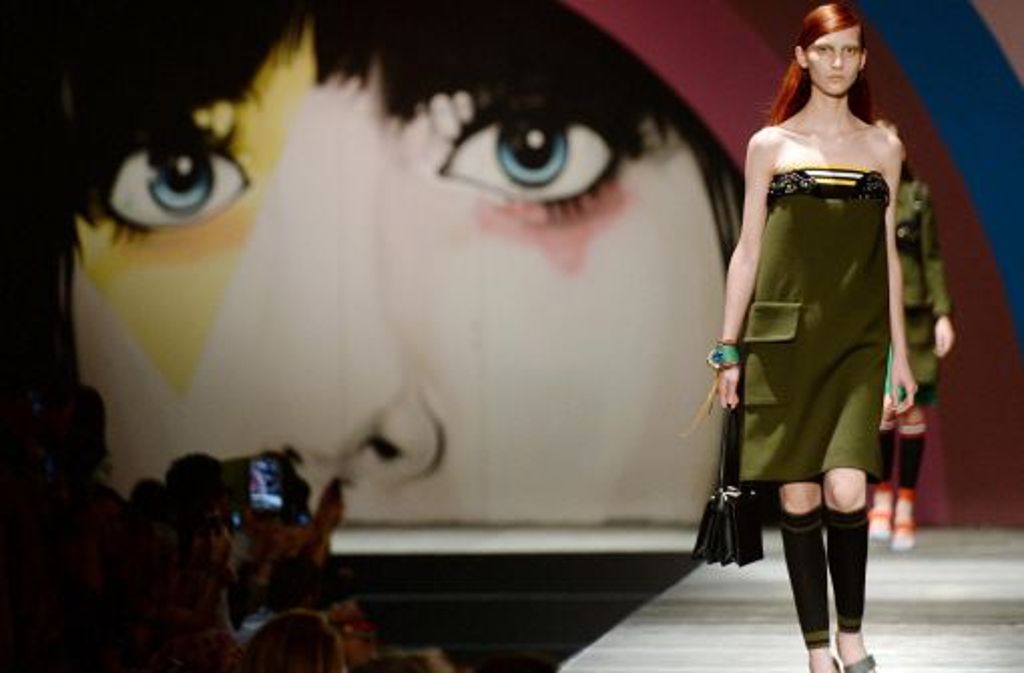 Die Kollektion von Prada erinnert in diesem Jahr an Pop-Art und die späten 60er.