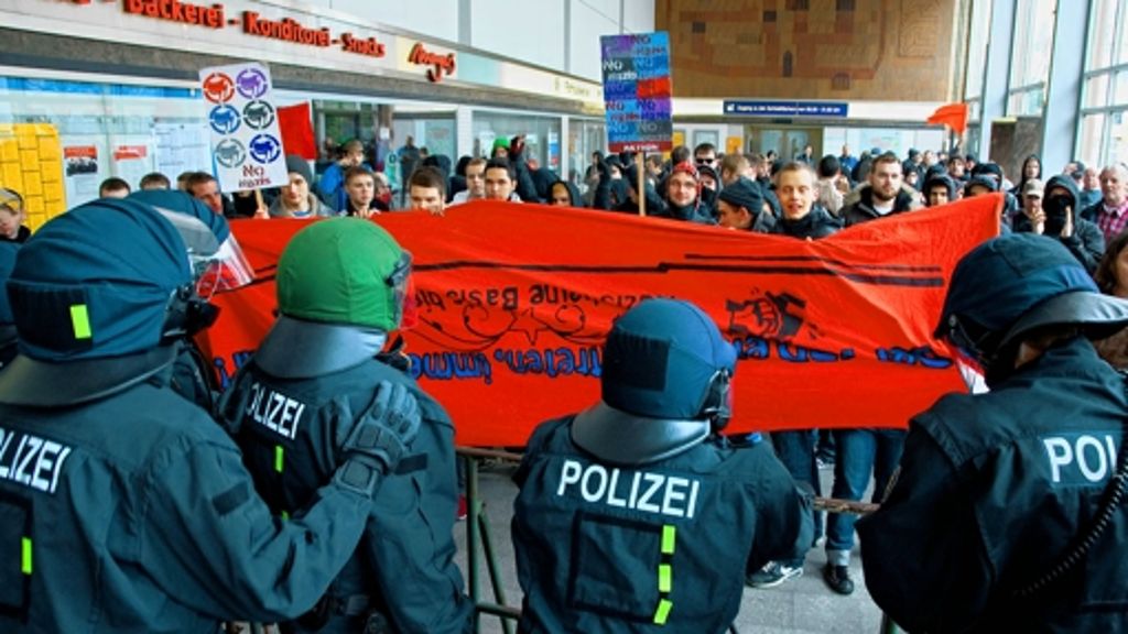 Krawall bei NPD-Kundgebung in Göppingen: Linke gegen Rechte
