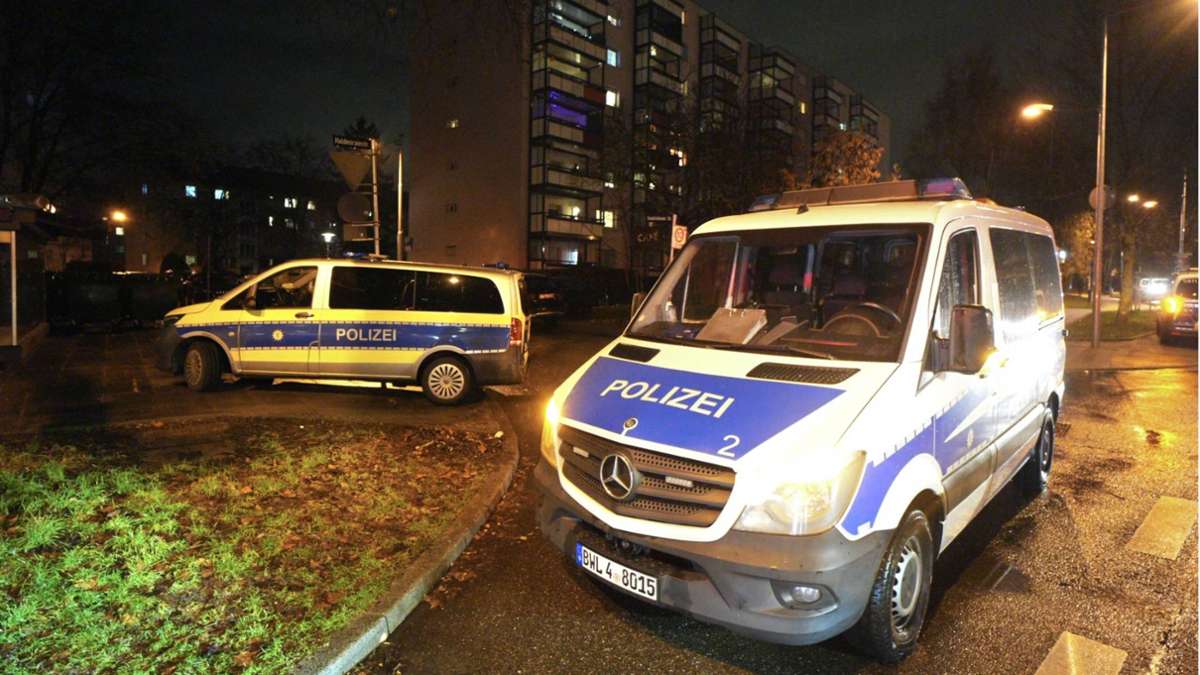 Ein Toter in Stuttgart-Rot: Großeinsatz der Polizei nach mutmaßlichem Tötungsdelikt