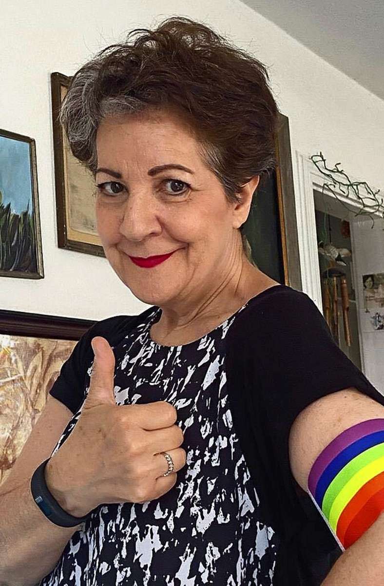 Opernstar Helene Schneiderman mit Rainbow-Binde.