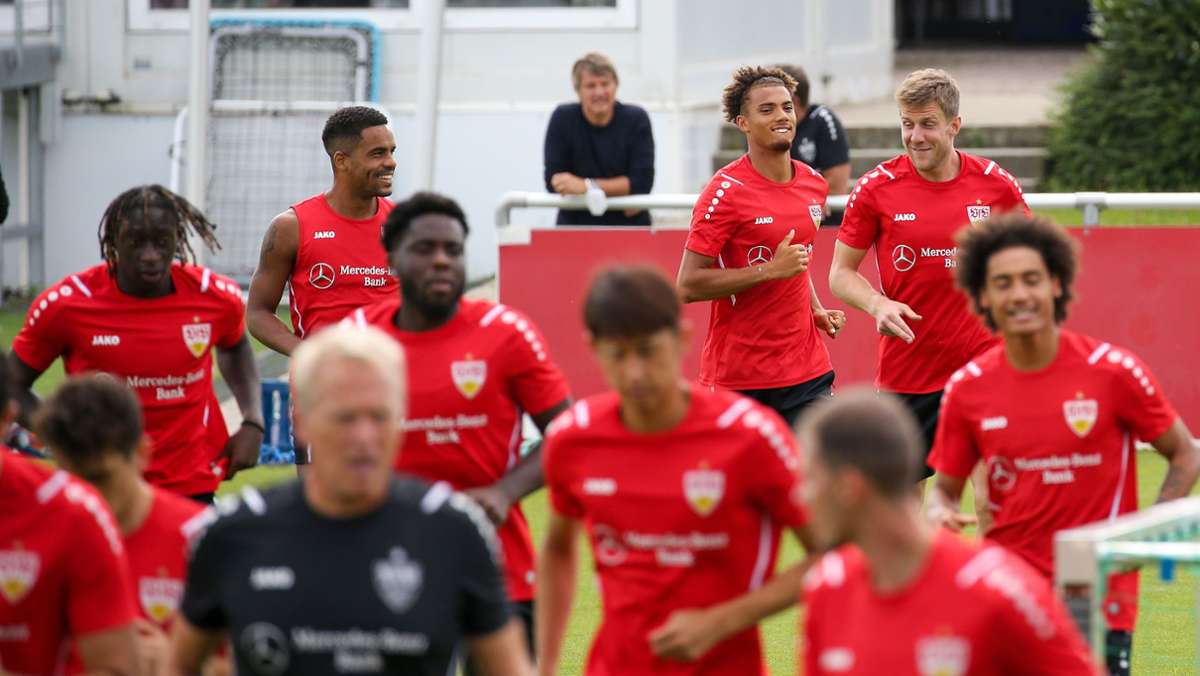  Der VfB Stuttgart ist am Montag in die Trainingswoche vor dem Spiel gegen den SC Freiburg gestartet. Wir werfen einen Blick auf das Geschehen am Clubgelände. 