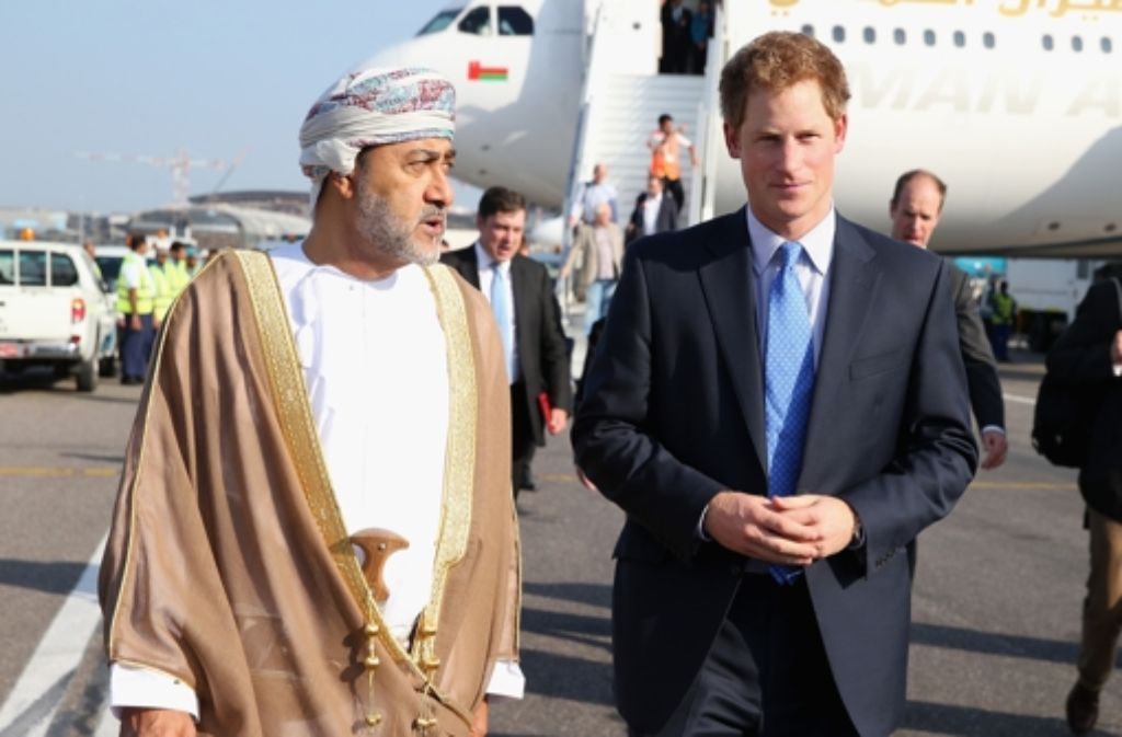 18. November 2014: Im Auftrag seiner Gromutter, der Queen, besucht Prinz Harry den Oman.