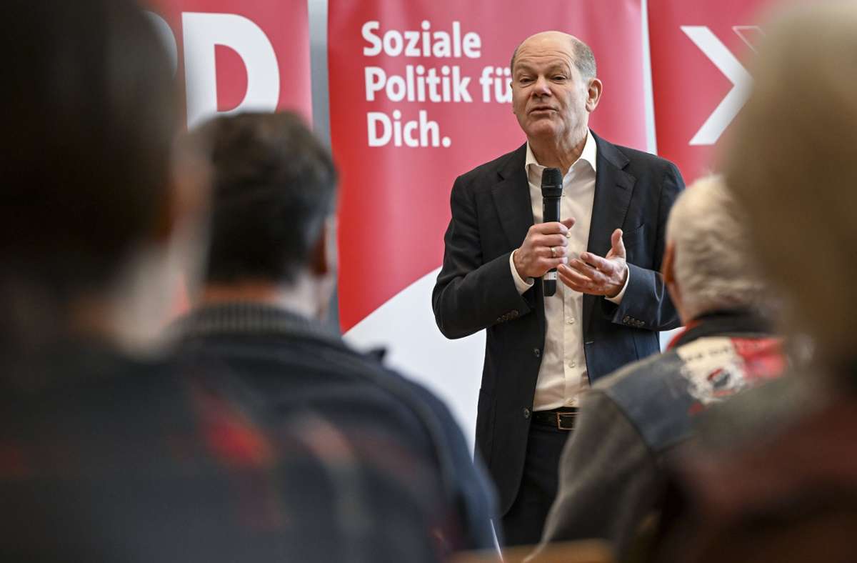 Kanzler Olaf Scholz warnt davor, dass künftig viele Lehrerinnen und Lehrer fehlen könnten. Foto: dpa/Jens Kalaene