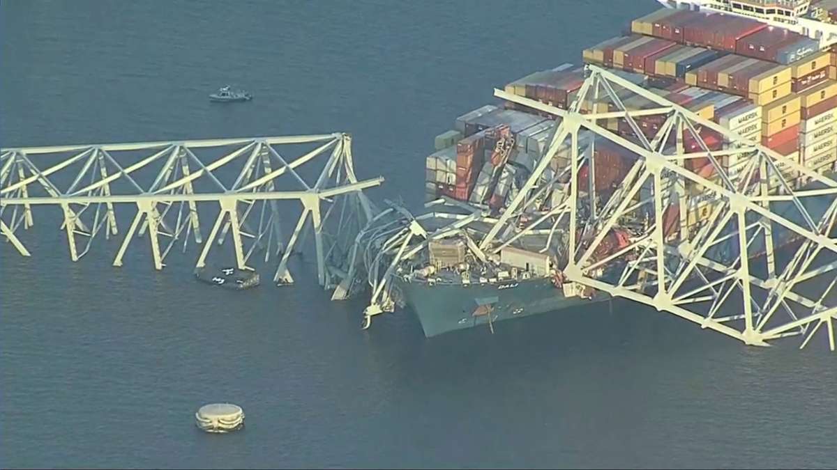 Unfälle: Baltimore: Brücke stürzt nach Schiffskollision ein