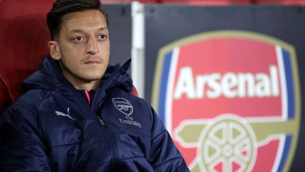  Bei Arsenal London deutet sich ein großer Umbruch an. Im Sommer könnten mehrere Stars die Gunners verlassen, darunter auch Mesut Özil. 