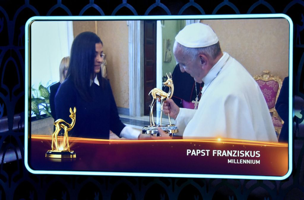 Papst Franziskus erhielt den Bambi-Preis „Millennium“.