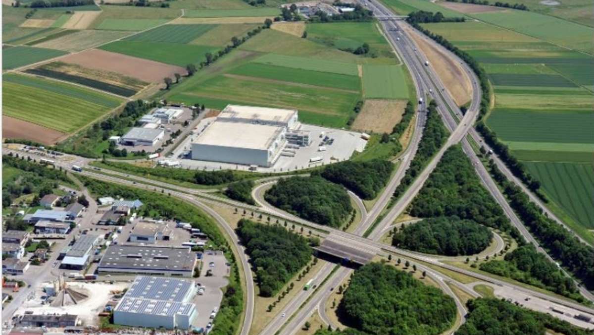  Wo wird die neue Batterie-Fabrik von Porsche stehen? Im November will der Sportwagenhersteller entscheiden, ob in Tübingen, Gärtringen oder bei Heilbronn. 