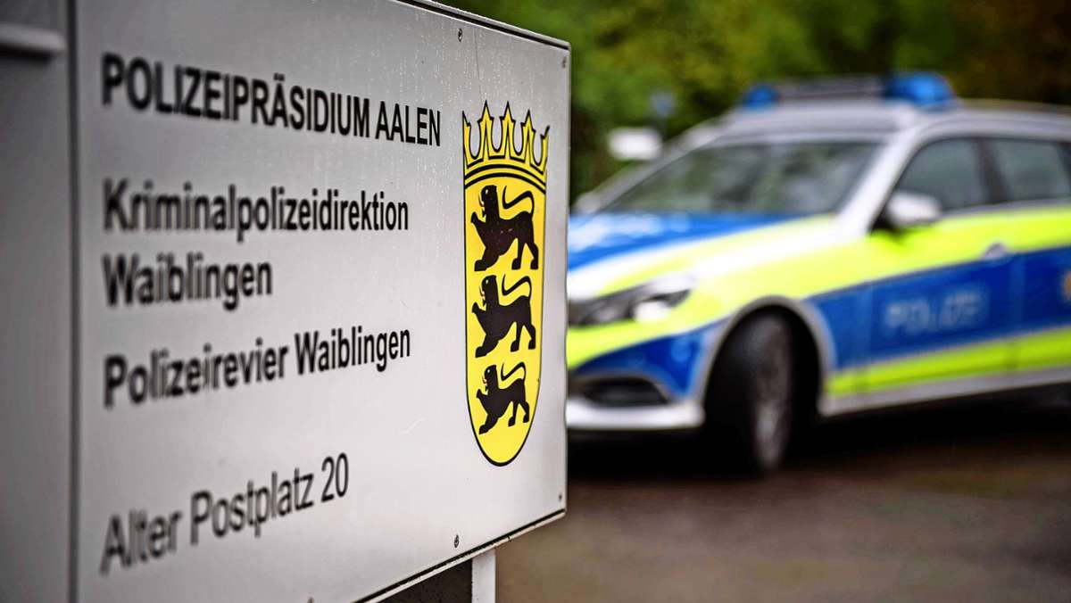 Überfall in Schorndorf: Senior wird mit Messer verletzt