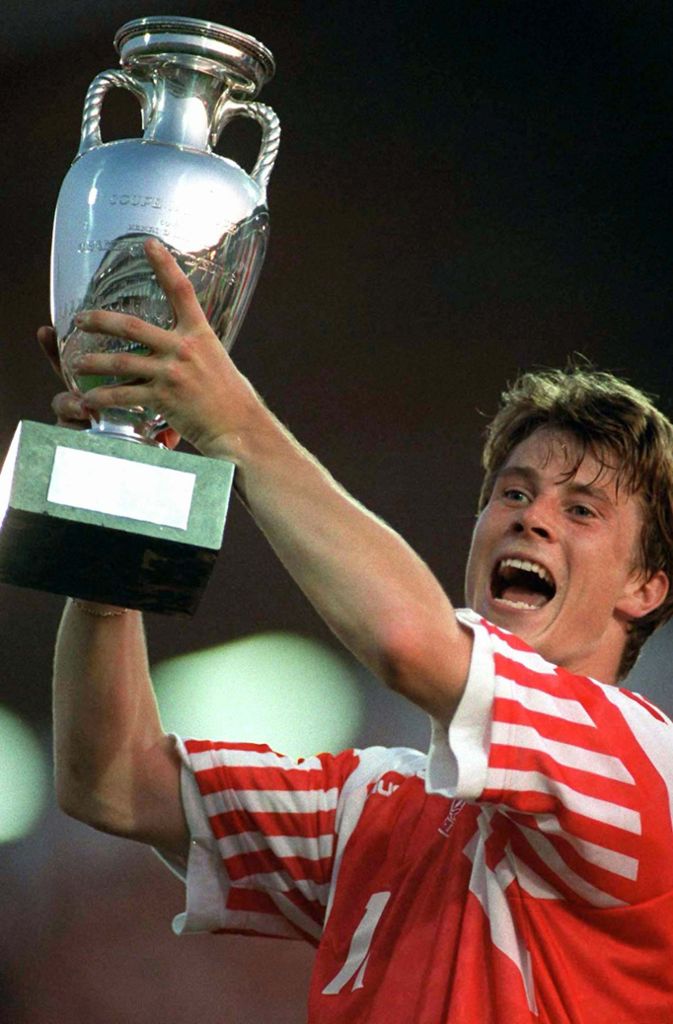 Diesen Titel holte Bruder Brian Laudrup in die Familie. Brian spielte zudem von 1989 bis 1992 in Deutschland für Bayer Uerdingen und den FC Bayern München.
