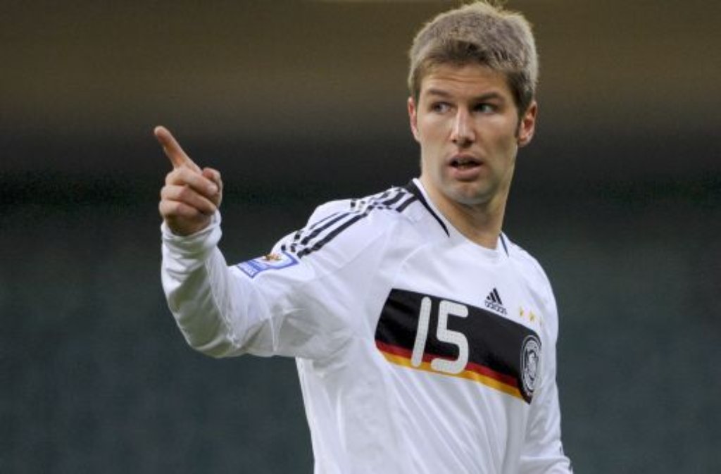 Von 2004 bis 2010 hat Thomas Hitzlsperger 52 Länderspiele für Deutschland gemacht und sechs Tore geschossen.