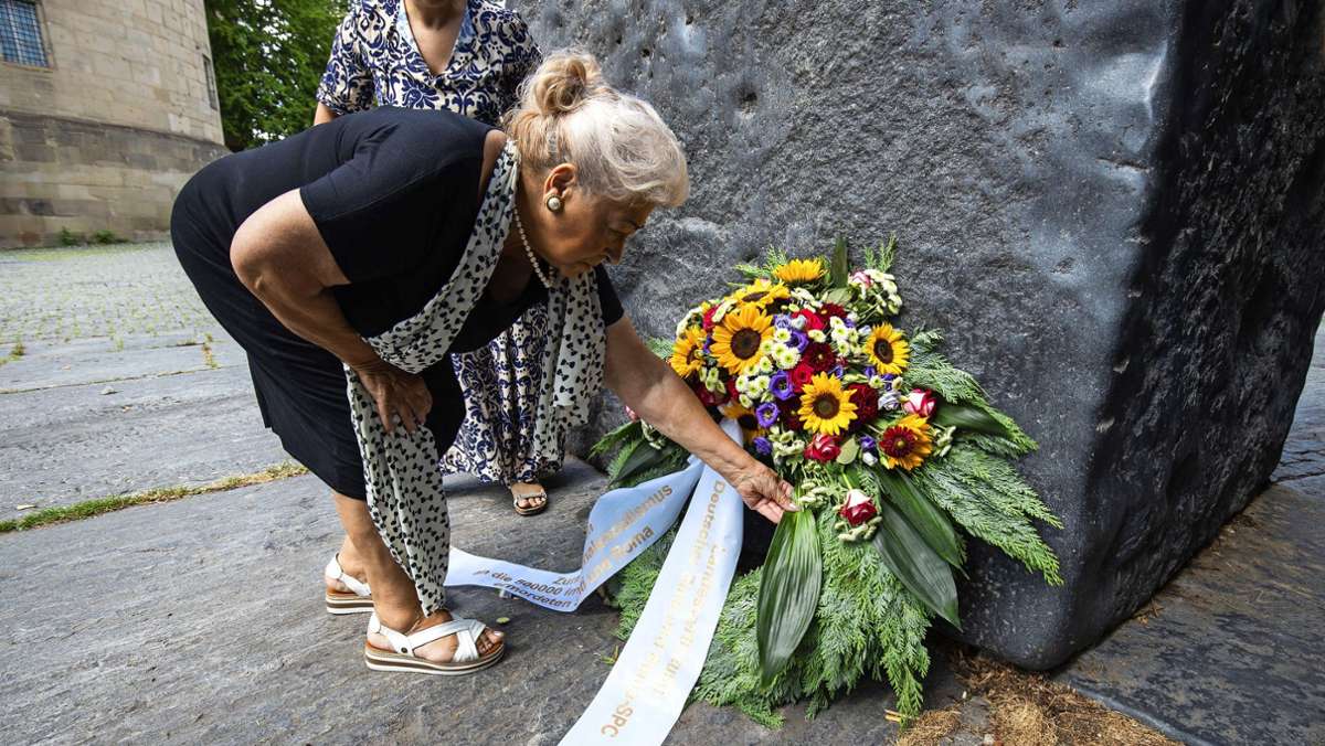 Gedenken in Stuttgart: Sinti und Roma: Mahnung gegen das Vergessen