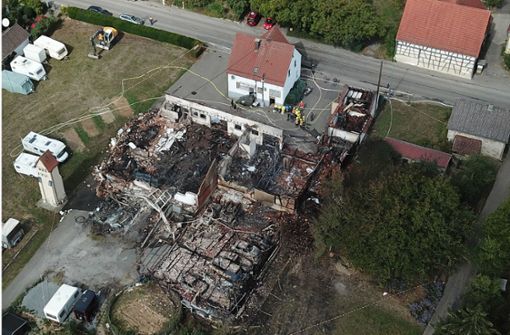 Ein Bild der Zerstörung: Das abgebrannte Gebäude in Kirchberg an der Murr. Foto: SDMG