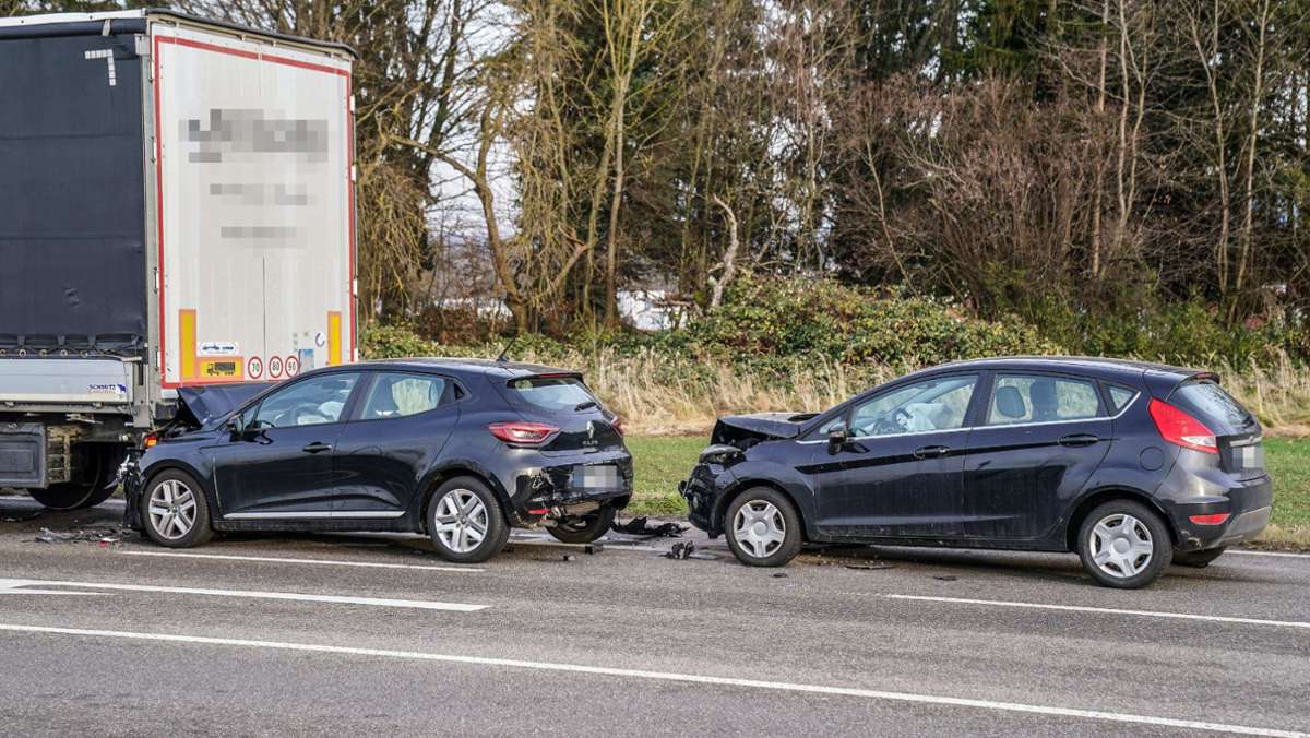 Unfall in Nürtingen: Karambolage mit drei Fahrzeugen