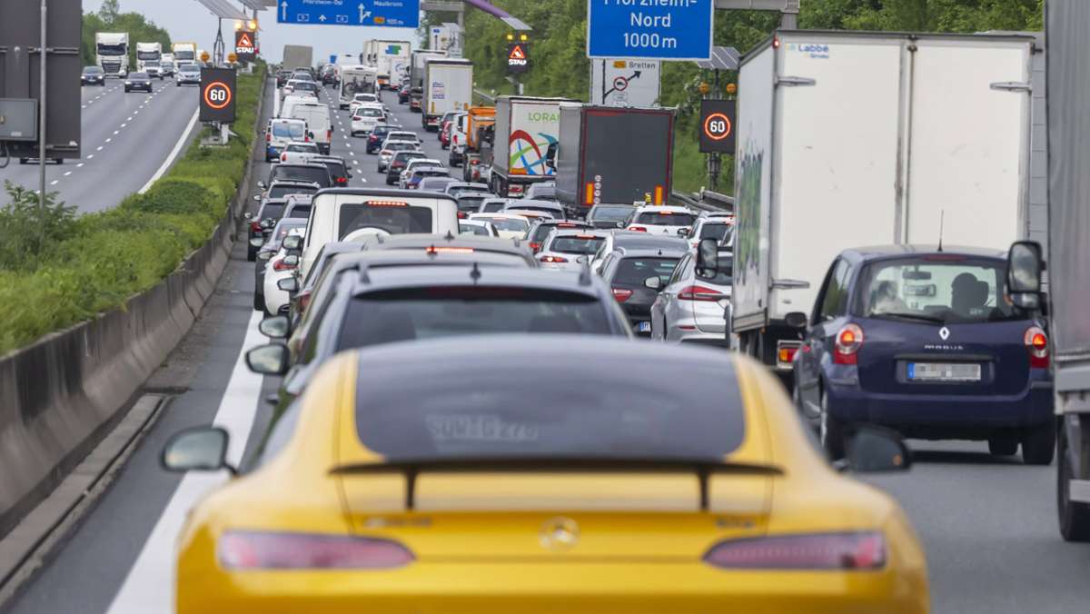 Auch A8 betroffen: ADAC erwartet volle Autobahnen am Wochenende