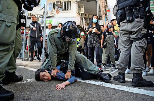 Proteste in Hongkong 2019 gegen gegen die Peking-nahe Regierung begannen friedlich, doch dann eskalierten sie. Foto: dpa/Kin Cheung