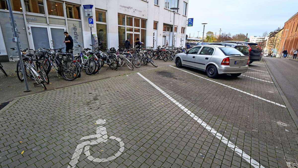 Ludwigsburg opfert Parkplätze für Radbügel: Pendler müssen ihre Räder am Solitudeplatz parken