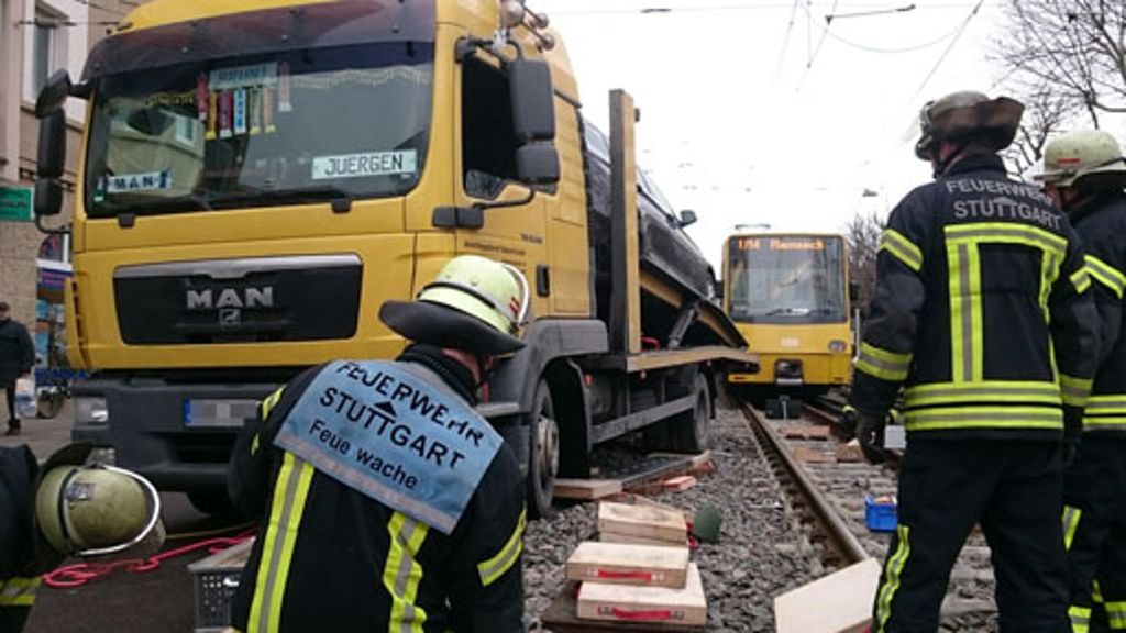Stuttgart-Ost: Abschleppwagen blockiert Gleise