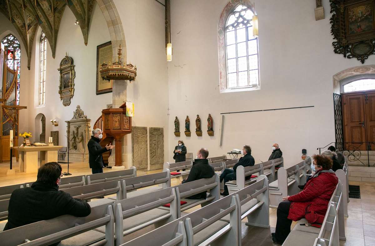 Der Kirchenraum birgt kunsthistorische Schätze.