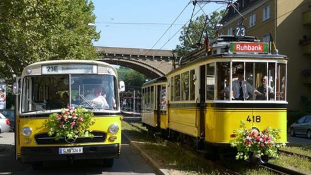 Pause für Stuttgarter Straßenbahn : Alte Strambe wird von Oldtimerbussen ersetzt
