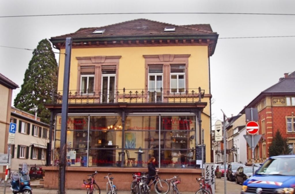 Im Freiburger Wohngebiet Wiehre befindet sich „DiVinas Café“ – hier können sich bedürftige einen so genannten aufgeschobenen Kaffee abholen. Foto: Siebold