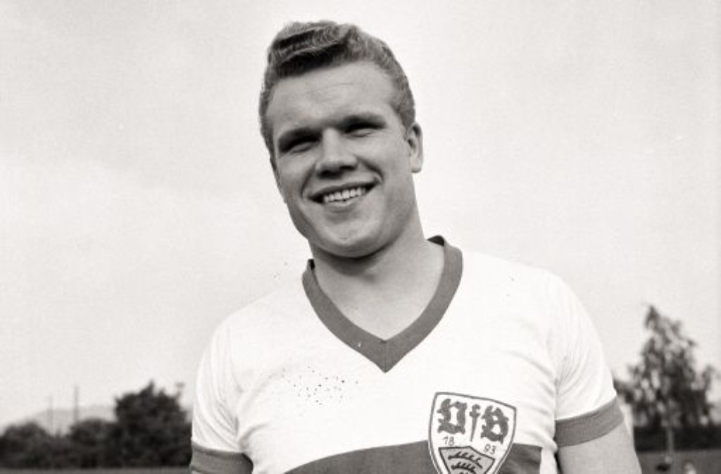 Den ersten Sieg über die Bayern in der Bundesliga verdankt der VfB Stuttgart Klaus-Dieter Sieloff. Er trifft in der Saison 1965/1966 an der Grünwalder Straße zum 1:0.