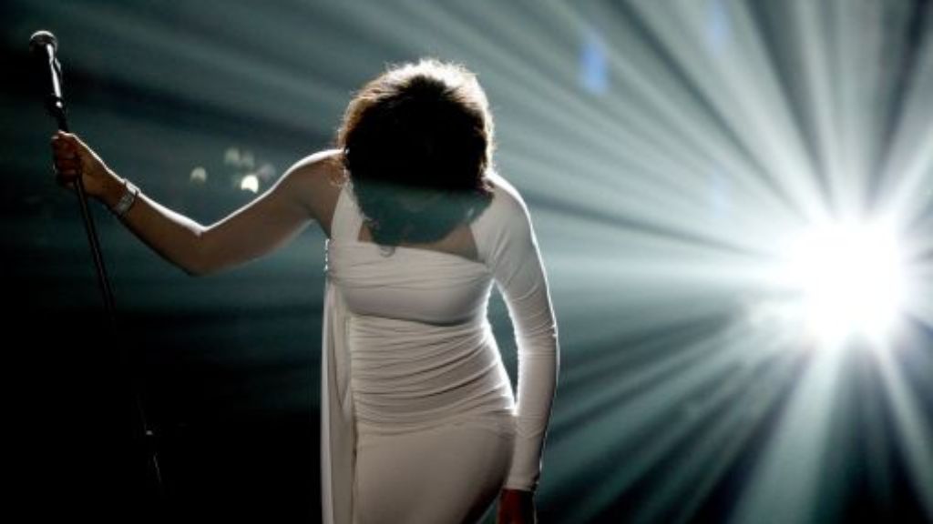 Versteigerung: Whitney Houstons Kleider und Schmuck unterm Hammer