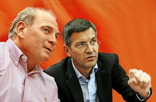Bayern-Aufsichtsratschef (links) tritt ab, Adidas-Chef Hainer übernimmt. Klicken Sie sich durch Stationen von Uli Hoeneß’ Karriere. Foto: dpa