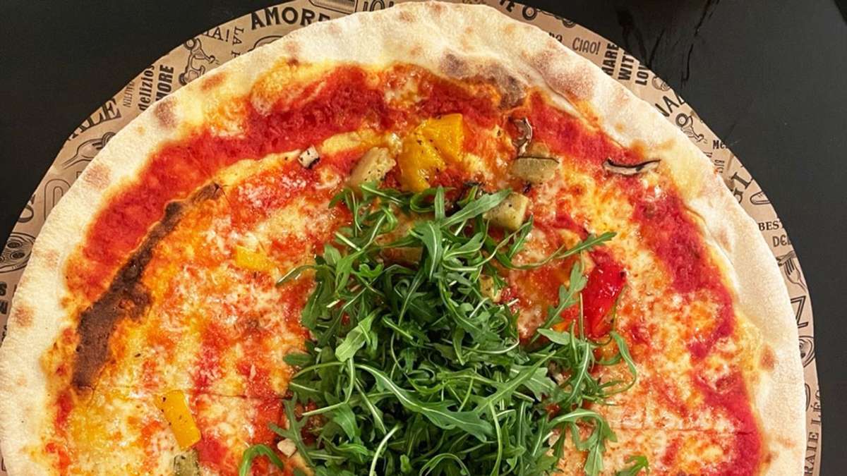 Nach Ikea, Nordsee und Backwerk folgt L’Osteria als erstes richtiges Restaurant im Ranking zum Preis-Leistungs-Verhältnis der Marken in der Kategorie Gastronomie auf Platz vier. Von der Pizza können sich fast zwei Leute satt essen.