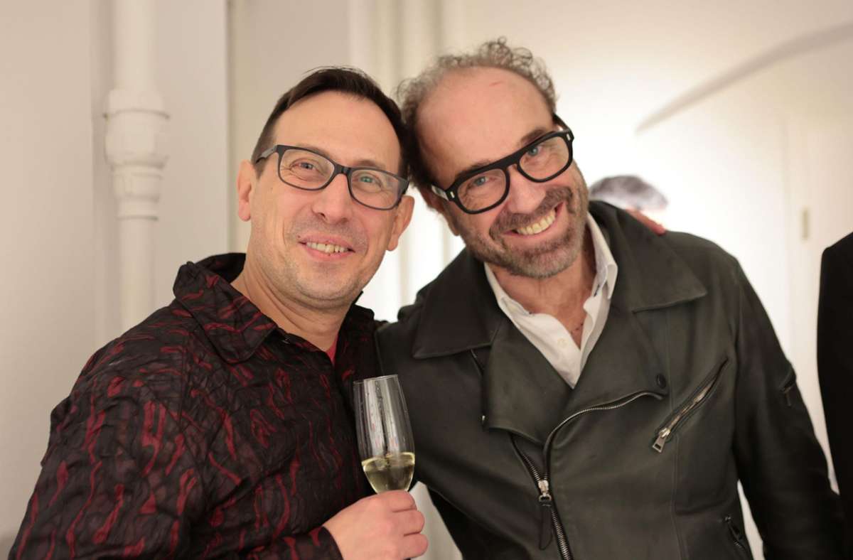 Designer Tobias Siewert und Theaterintendant Sebastian Weingarten (rechts)